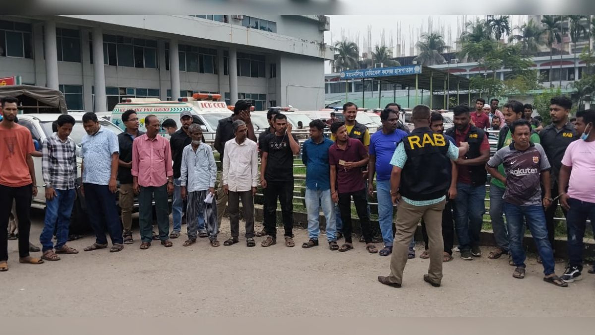 চক্রের ১৮ সদস্য। ছবি- রূপালী বাংলাদেশ