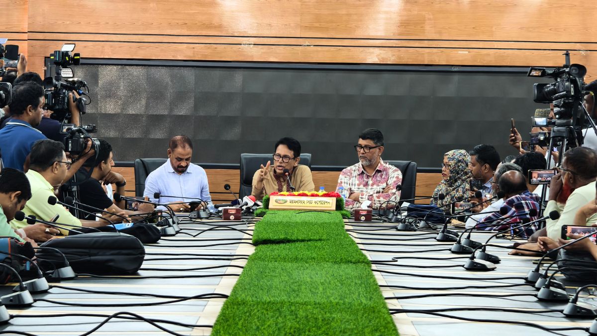 সাংবাদিকদের সঙ্গে শিক্ষামন্ত্রীর বৈঠক