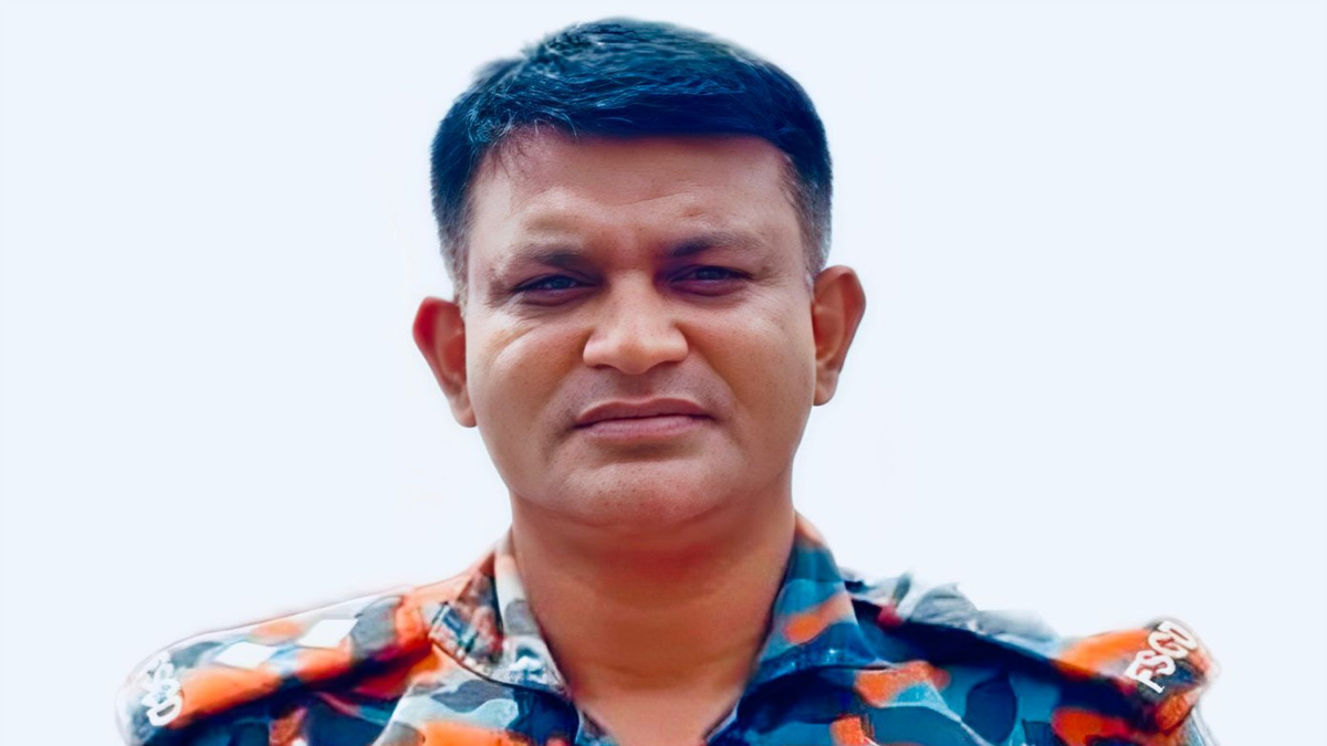 ফায়ার সার্ভিস ও সিভিল ডিফেন্সের ওয়্যারহাউস ইন্সপেক্টর হিসেবে দায়িত্বে ছিলেন খন্দকার জান্নাতুল নাঈম।