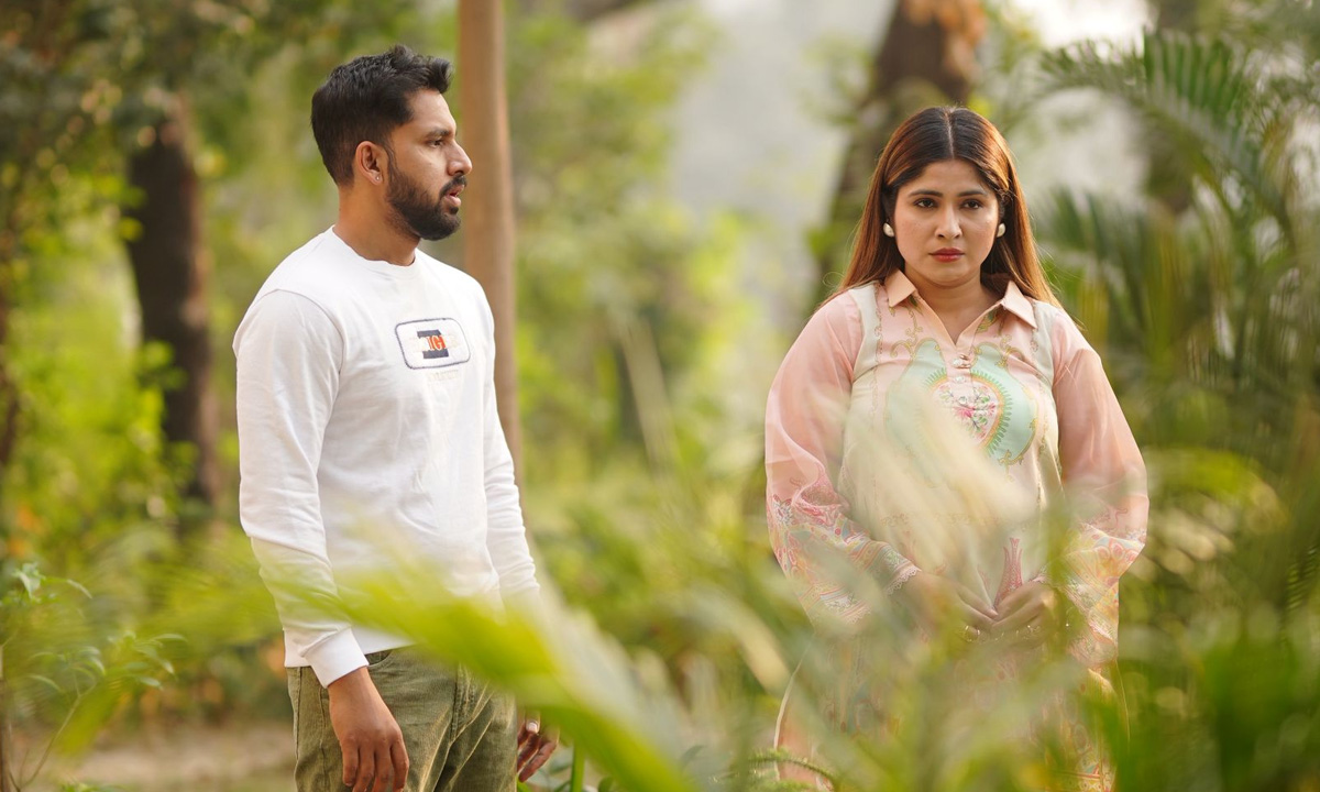 যাহের আলভী ও আদ্রিজা আফরিন সিনথিয়া। ছবি : সংগৃহীত