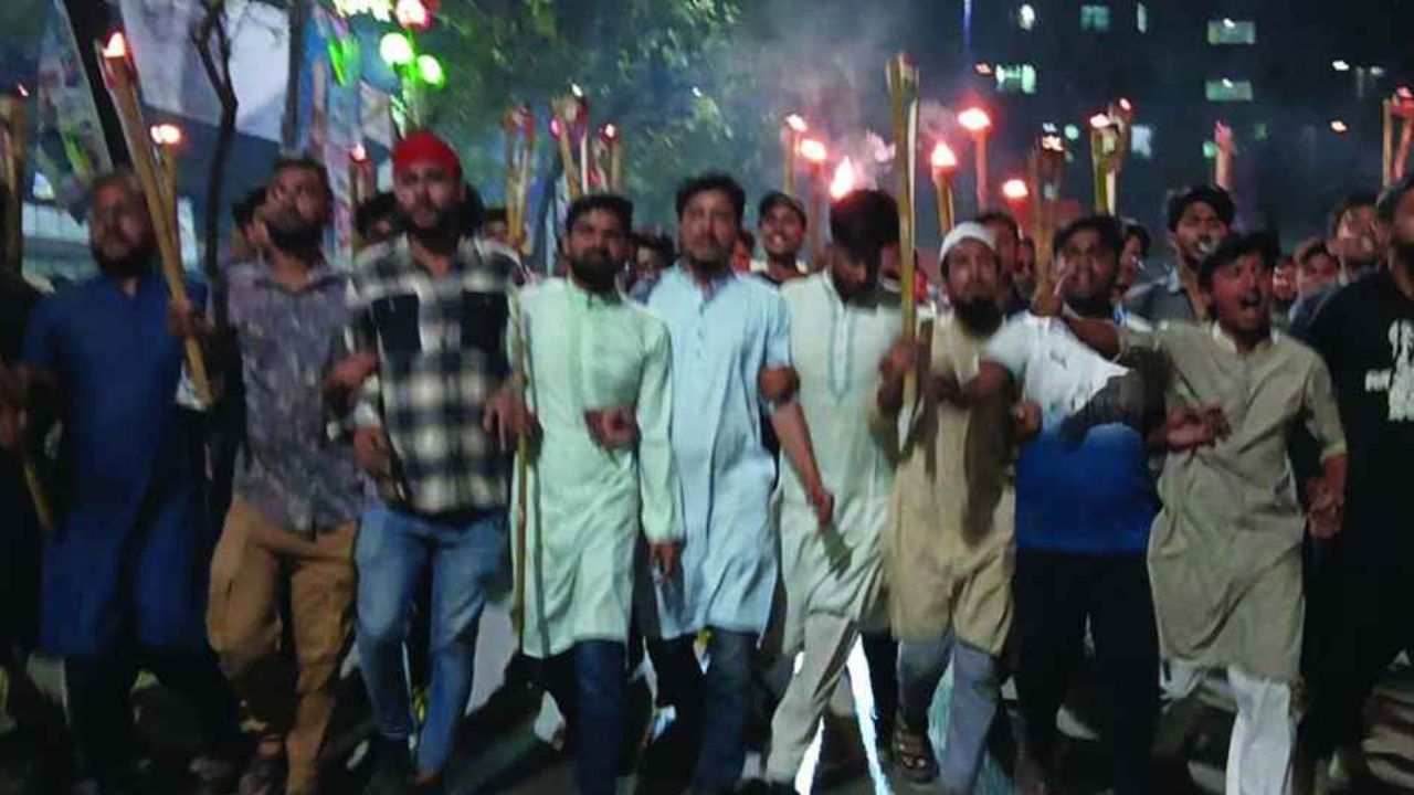 নারায়ণগঞ্জে এনসিপির মশাল মিছিল