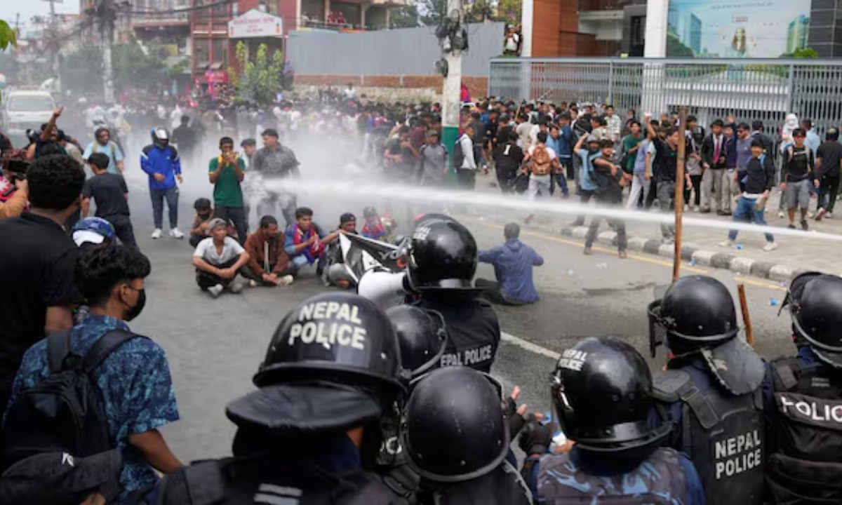নেপালে ছাত্রজনতার বিক্ষোভের একটি অংশ। ছবি- সংগৃহীত