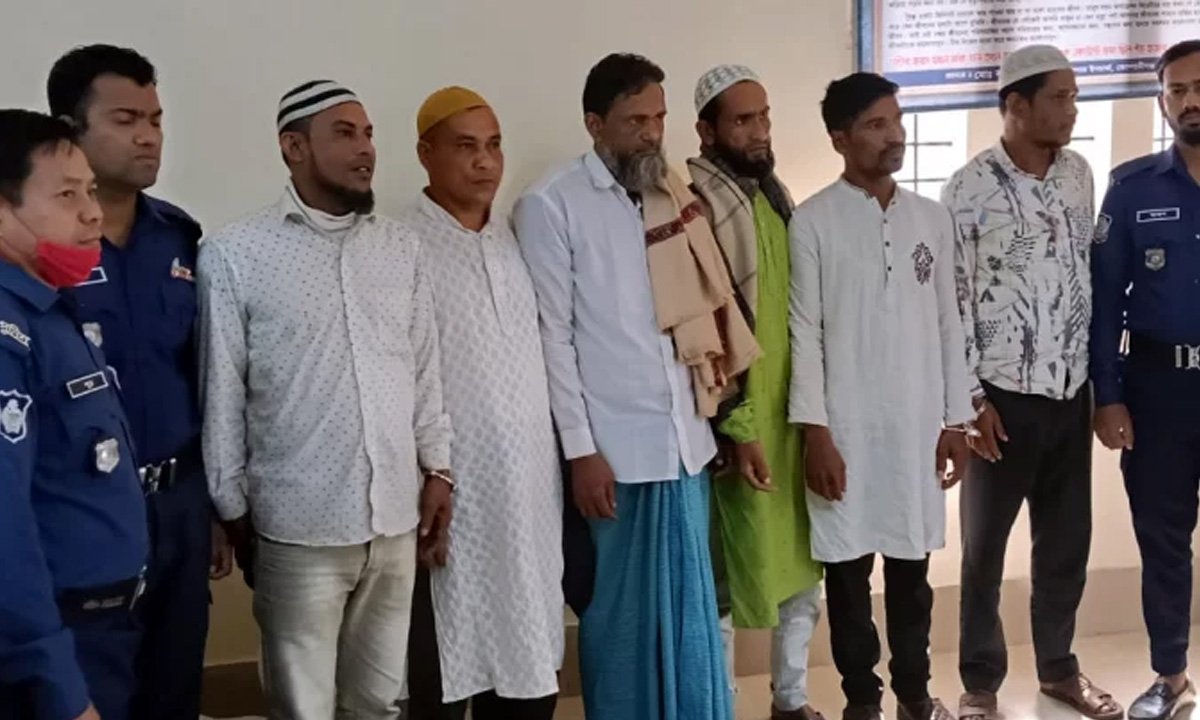আওয়ামী লীগের ছয় নেতাকর্মী। ছবি- সংগৃহীত