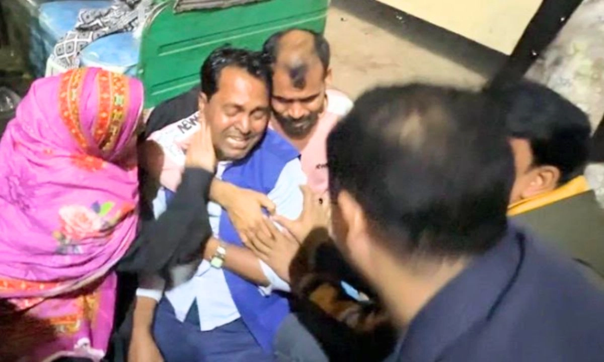 নিহতের স্বজনদের আহাজারি। ছবি : সংগৃহীত