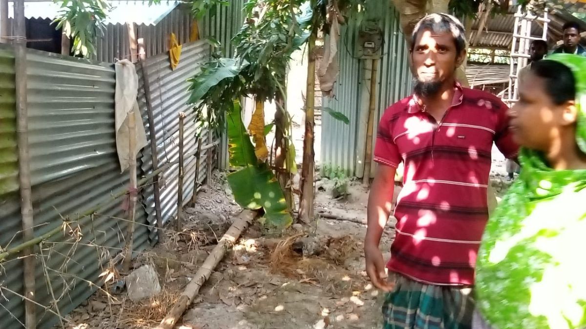 দখল সীমানা। ছবি- রূপালী বাংলাদেশ