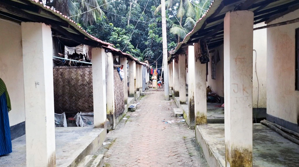 আশ্রয় প্রকল্পের ঘরে  ভাড়াটিয়ার বসবাস