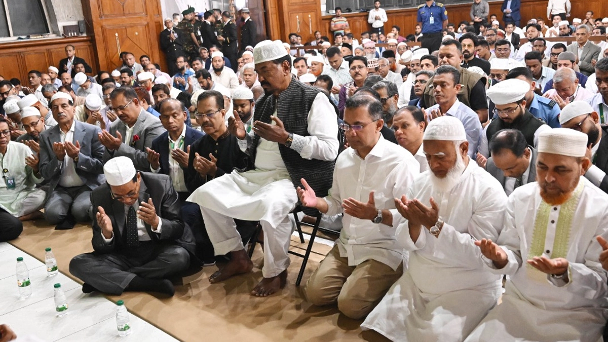 স্পিকার মেজর (অব.) হাফিজ উদ্দিন আহমেদ বীর বিক্রমের সহধর্মিণী দিলারা হাফিজের মাগফেরাত কামনায় জাতীয় সংসদে দোয়া মাহফিল অনুষ্ঠিত হয়। ছবি- সংগৃহীত