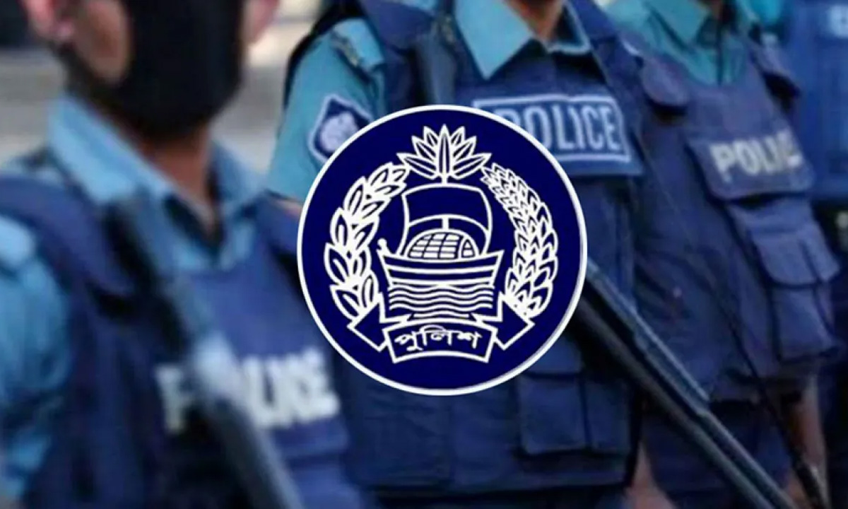 পুলিশের ইউনিফর্ম পরিবর্তন করে প্রজ্ঞাপন জারি