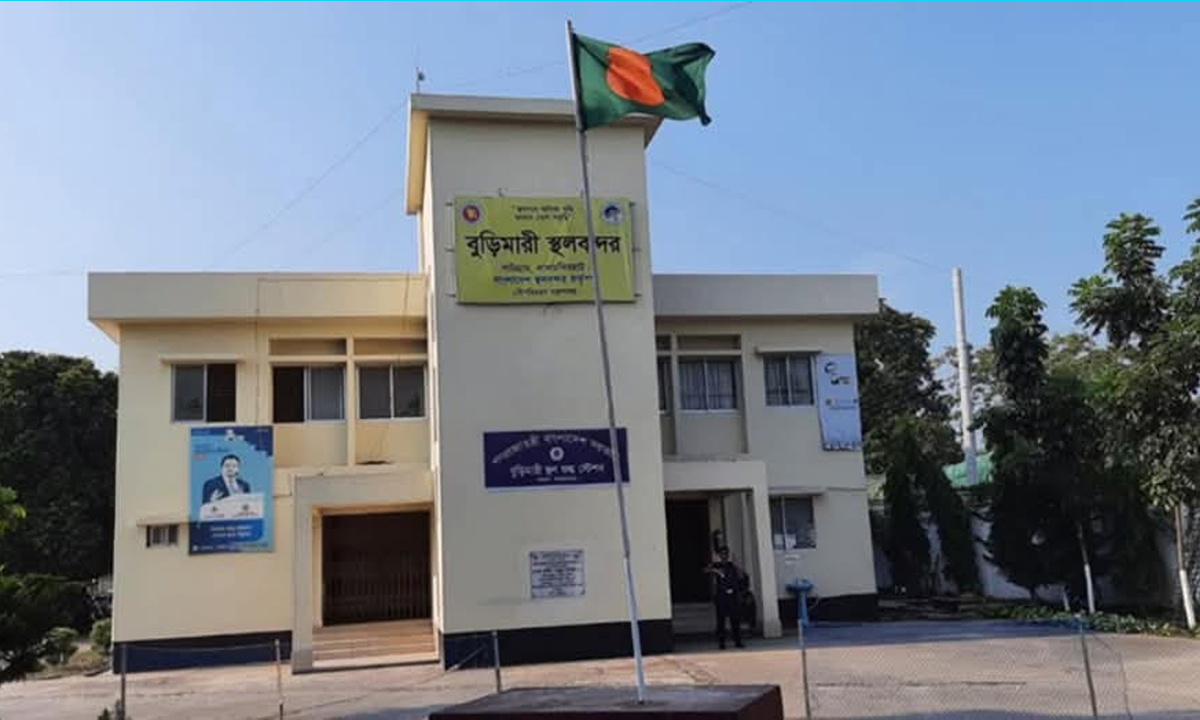 বিজয় দিবস উপলক্ষে বুড়িমারী স্থলবন্দরে একদিন আমদানি-রপ্তানি কার্যক্রম বন্ধ থাকবে।