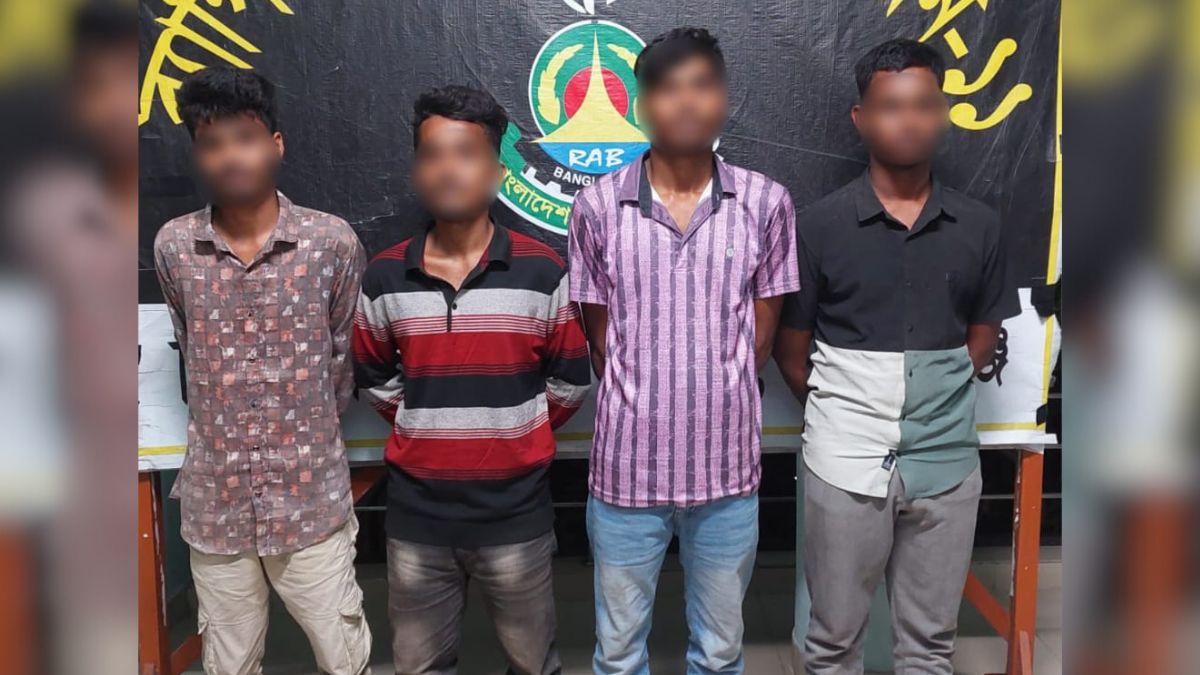 আটককৃতরা। ছবি- রূপালী বাংলাদেশ