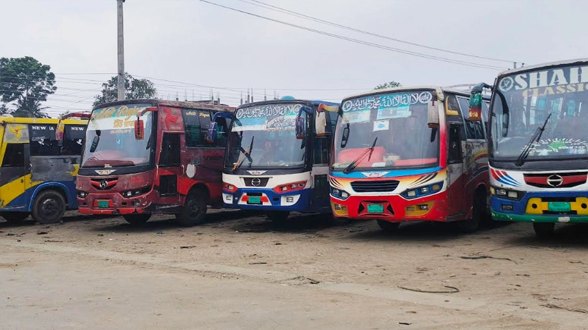 যাত্রী সংকটের কারণে বাস চলাচল বন্ধ রাখা হয়েছে। ছবি- সংগৃহীত
