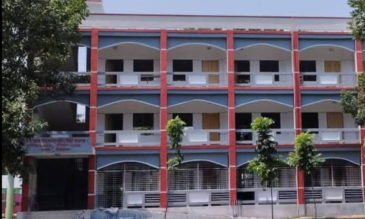 রায়গঞ্জ সদর মহিলা কলেজ। ছবি : রূপালী বাংলাদেশ