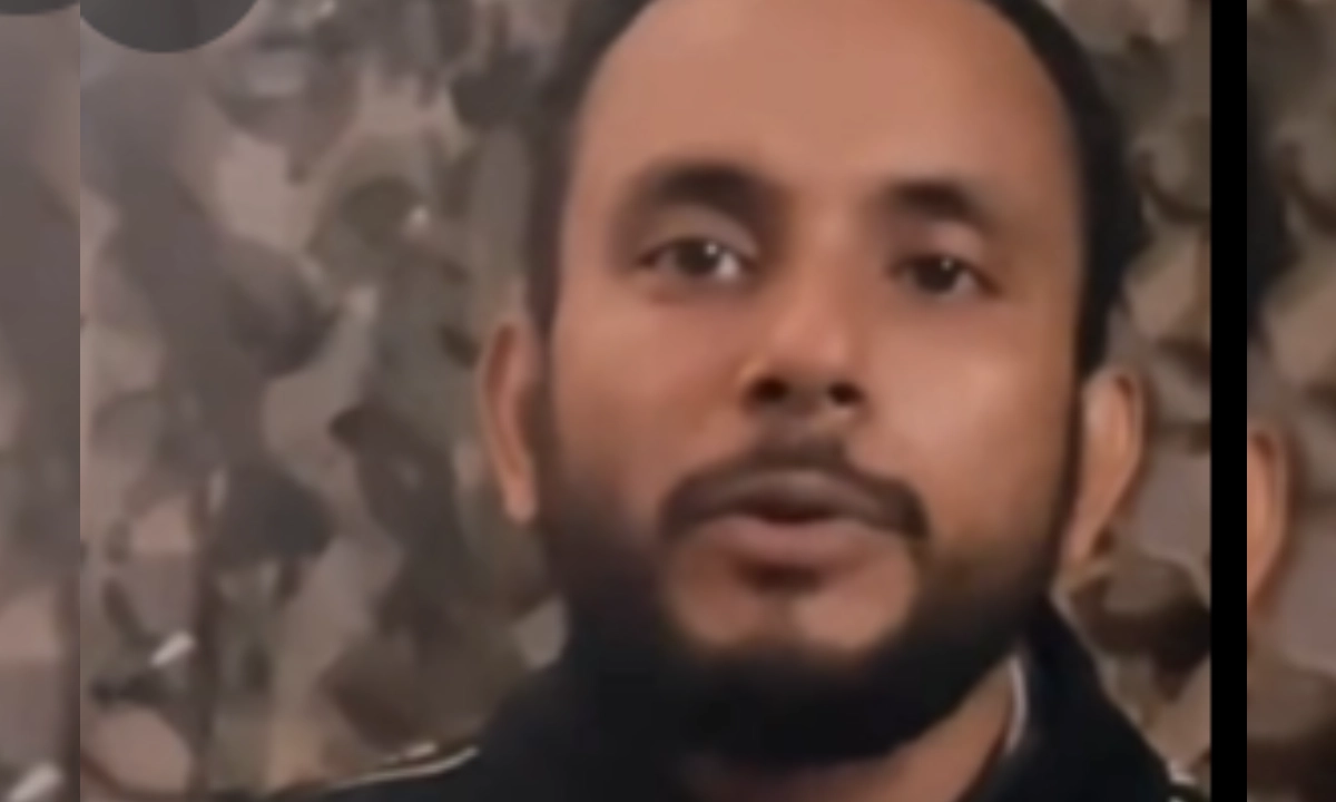 ভিডিও থেকে ছবিটি নেওয়া।