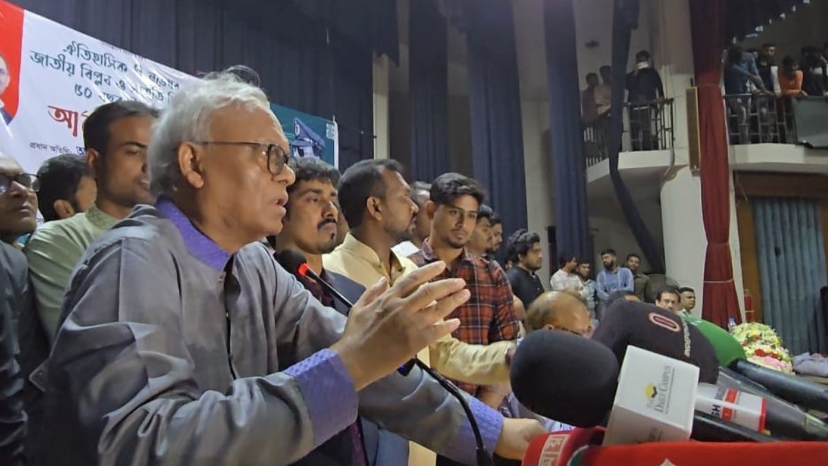 বক্তব্য দেন বিএনপির জ্যেষ্ঠ যুগ্ম মহাসচিব রুহুল কবির রিজভী। ছবি- রূপালী বাংলাদেশ