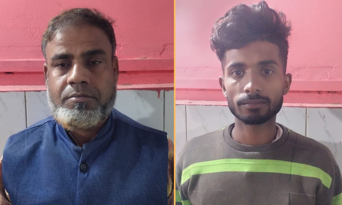 আটক  রফিকুল ইসলাম ও আজিজুল আকন। ছবি-  রূপালী বাংলাদেশ