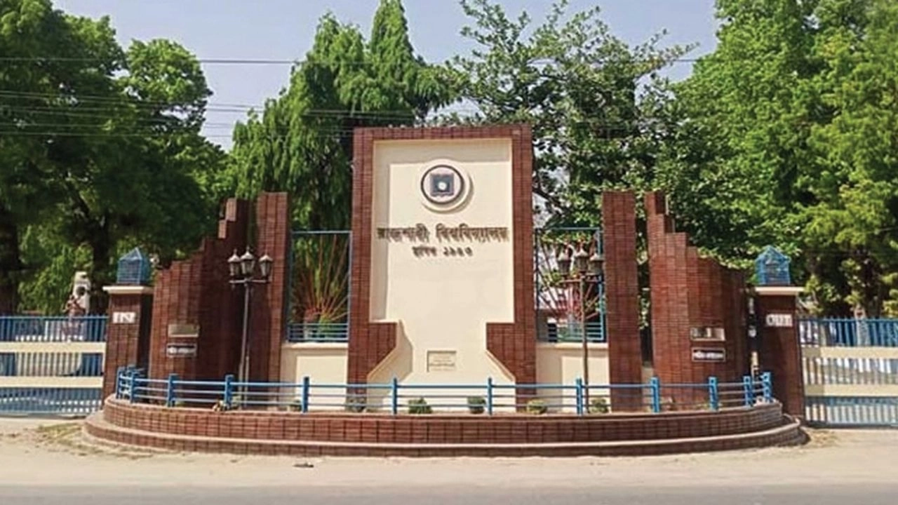 রাবিতে হেলমেট বাহিনীর তাণ্ডব: রামদা ঠেকিয়ে ২ শিক্ষার্থীকে তুলে নিয়ে মারধর