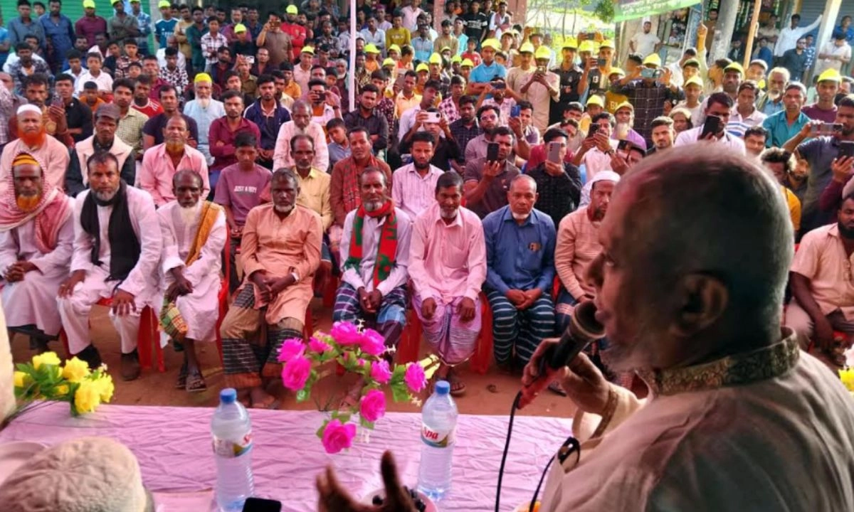 বক্তব্য দেন সিলেট-৪ আসনে বিএনপির প্রার্থী আরিফুল হক চৌধুরী। ছবি : রূপালী বাংলাদেশ