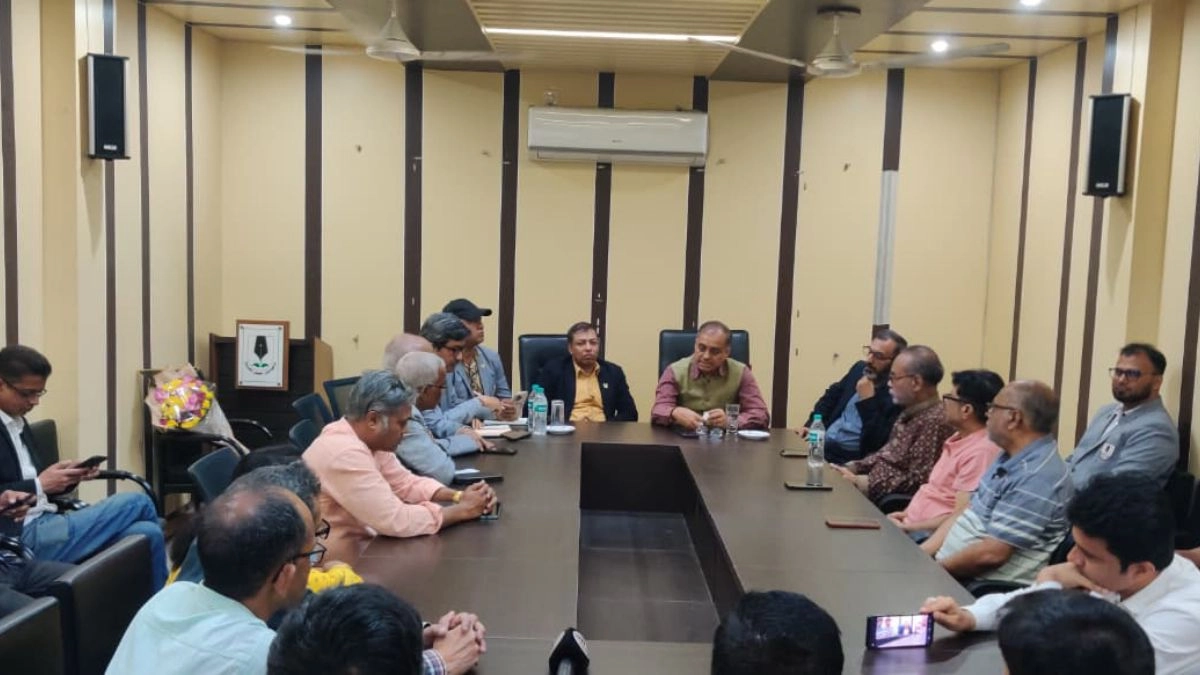 সিলেটে সাংবাদিকদের সঙ্গে ভারতীয় সহকারী হাই কমিশনের দুই কর্মকর্তার মতবিনিময়। ছবি : রূপালী বাংলাদেশ