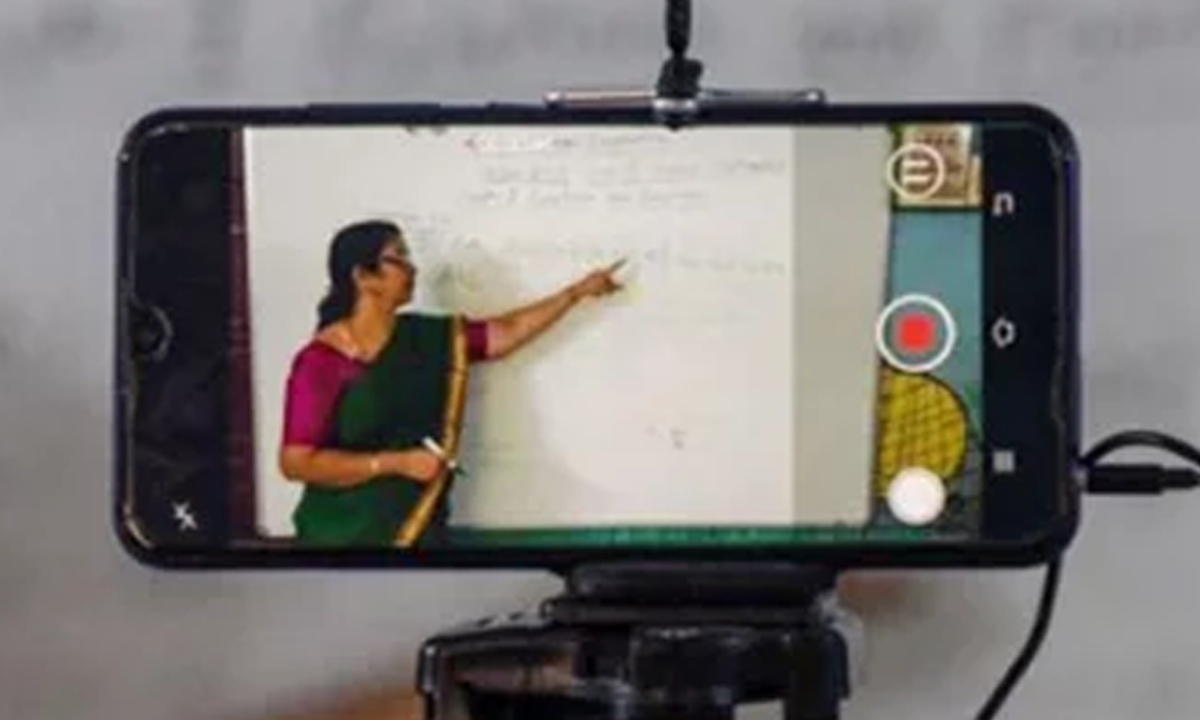 অনলাইন ক্লাস। ছবি : সংগৃহীত