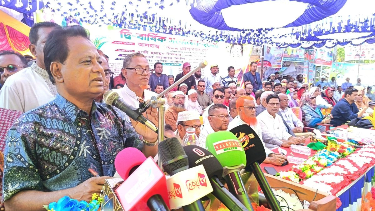 বক্তব্য দেন বিএনপির কেন্দ্রীয় নির্বাহী কমিটির প্রশিক্ষণ বিষয়ক সম্পাদক আলহাজ্ব এবিএম মোশাররফ হোসেন। ছবি- রূপালী বাংলাদেশ