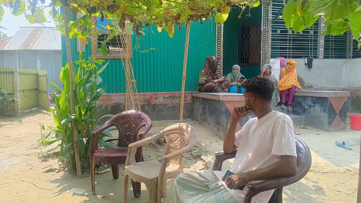 নিহতের স্বজনরা। ছবি: সংগৃহীত