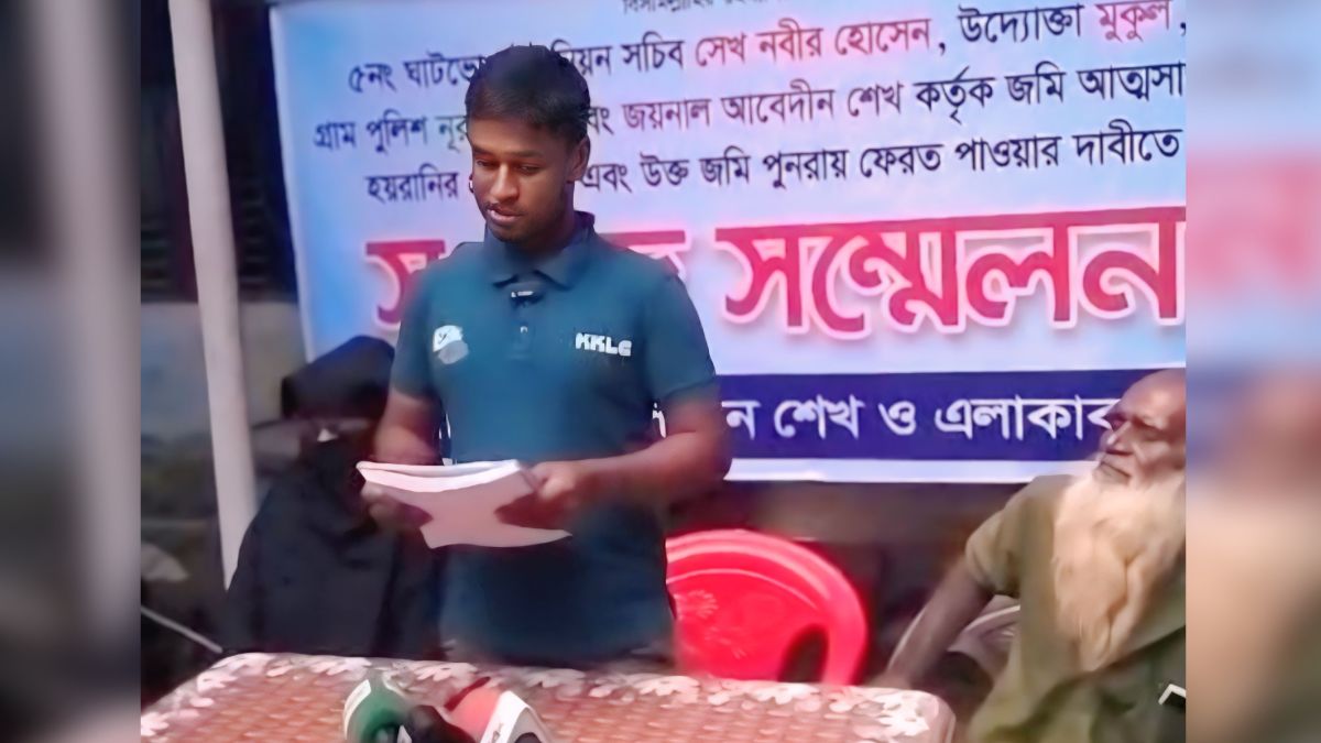 সংবাদ সম্মেলনে ভুক্তভোগীরা। ছবি- রূপালী বাংলাদেশ