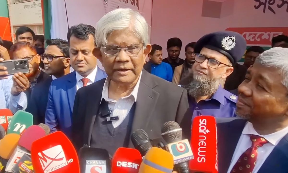বক্তব্য দেন অন্তর্বর্তী সরকারের অর্থ, বিজ্ঞান ও প্রযুক্তি মন্ত্রণালয়ের উপদেষ্টা ড. সালেহউদ্দিন আহমেদ। ছবি : রূপালী বাংলাদেশ