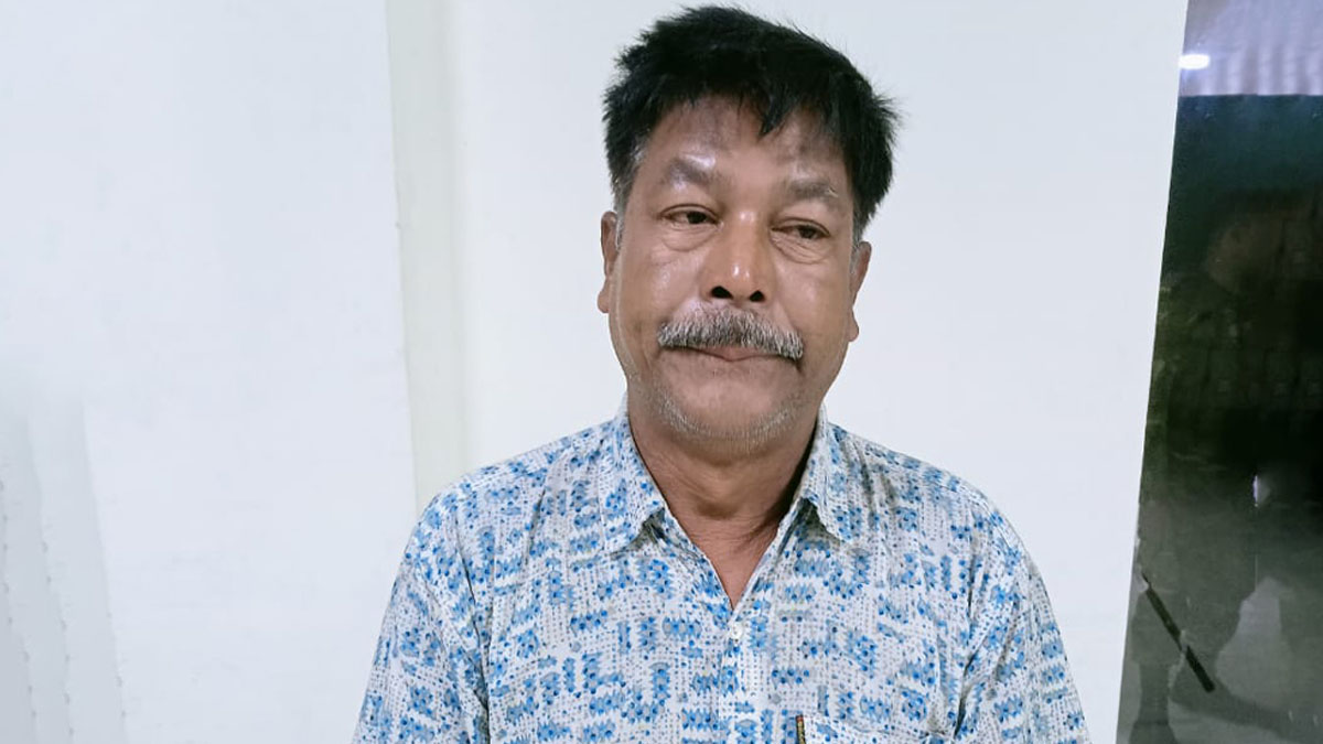 গ্রেপ্তার দৈনিক যুগের আলো পত্রিকার নিজস্ব প্রতিবেদক হাবিবুর রহমান সেলিম।  ছবি- রূপালী বাংলাদেশ