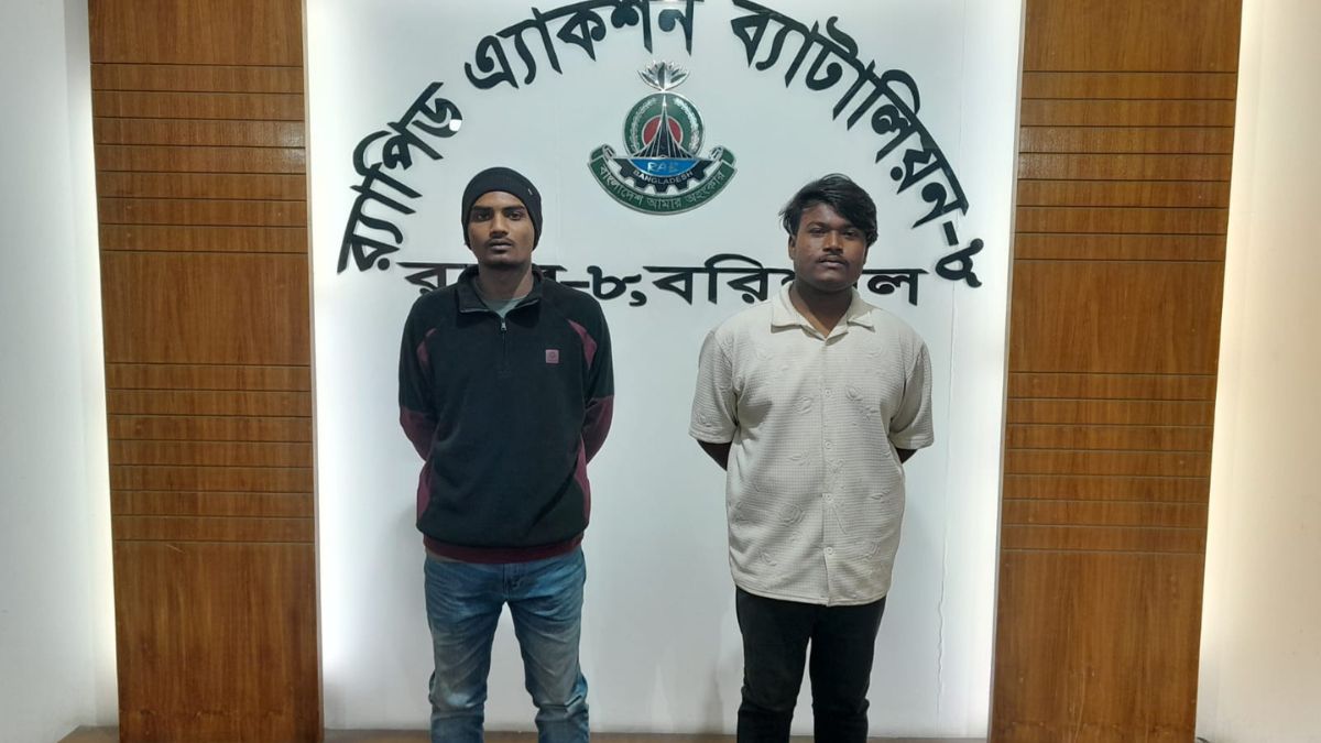 গ্রেপ্তার ২ জন। ছবি- রূপালী বাংলাদেশ