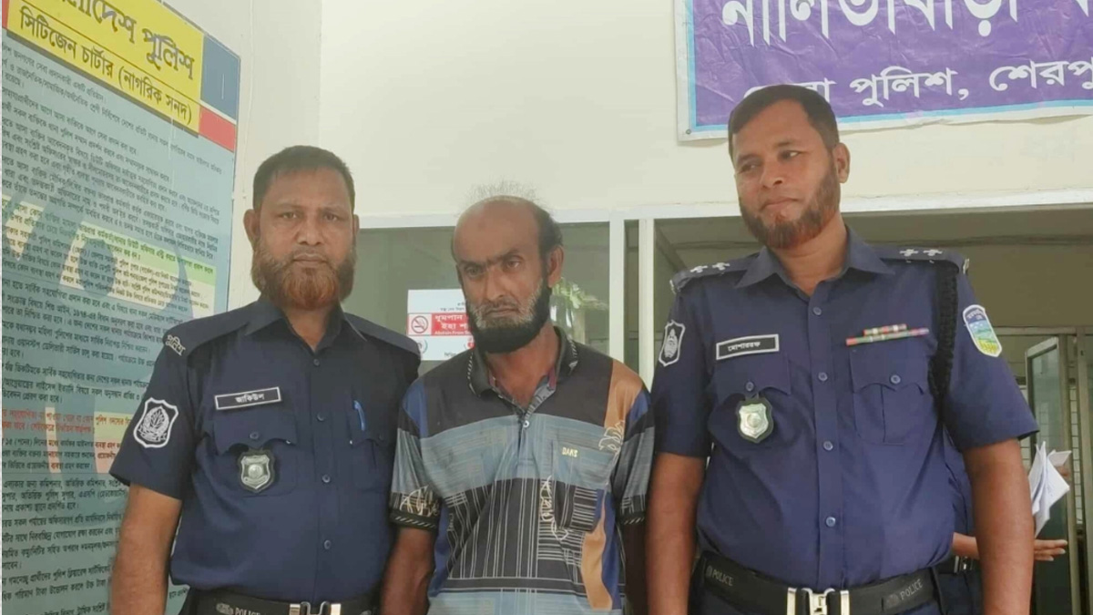 গ্রেপ্তারকৃত আবুল কাসেম ।  ছবি- রূপালী বাংলাদেশ