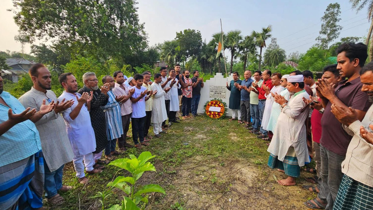 শহীদ সেলিম মাস্টারের কবরস্থানে উপজেলা বিএনপির শ্রদ্ধা নিবেদন। ছবি- রূপালী বাংলাদেশ