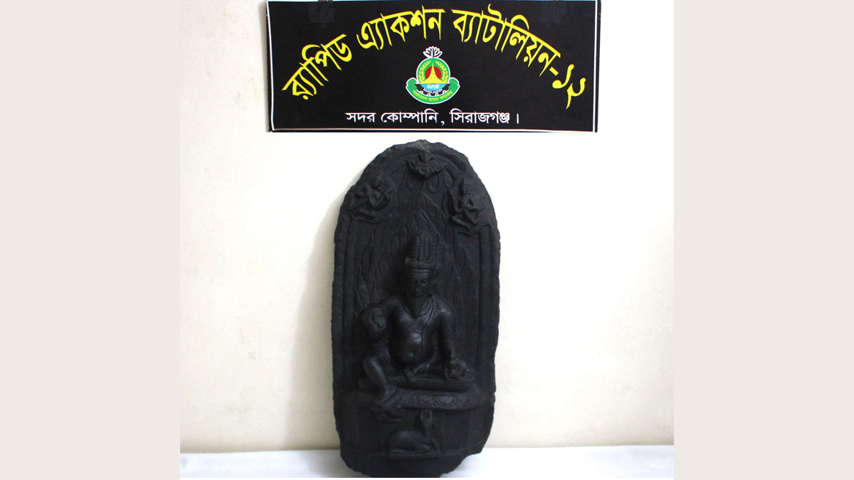 কষ্টি পাথরের তৈরি একটি প্রাচীন বিষ্ণু মূর্তি। ছবি- রূপালী বাংলাদেশ