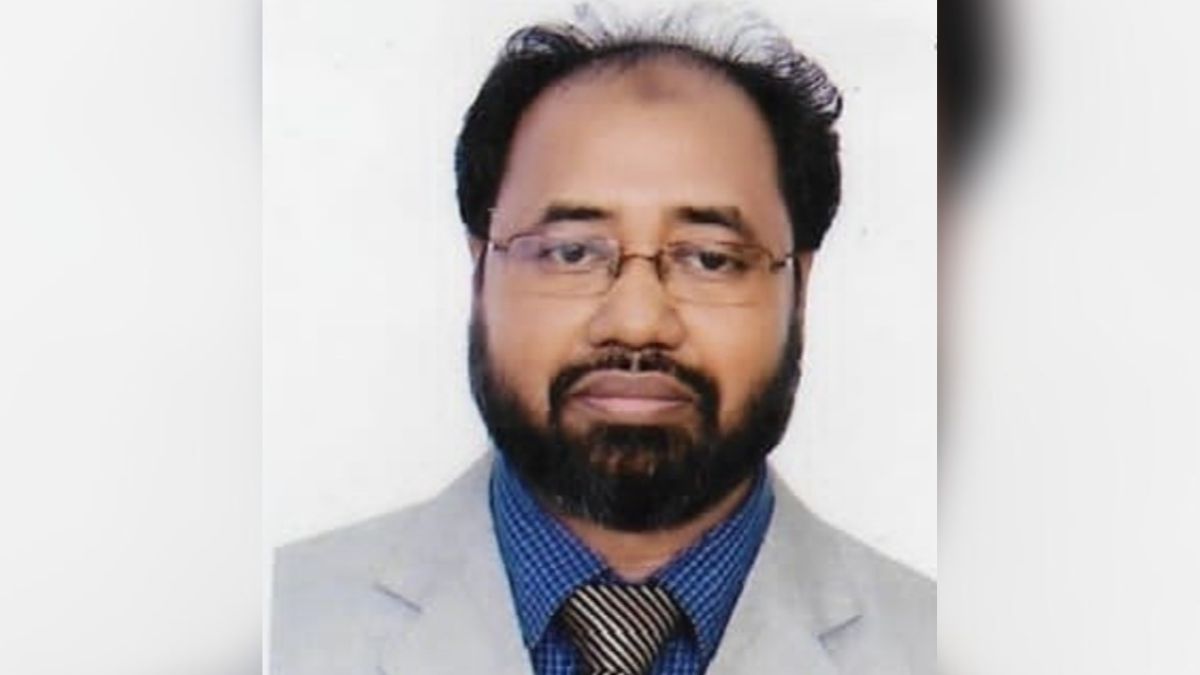 অভিযুক্ত ময়মনসিংহের নাসিরাবাদ কলেজের অধ্যক্ষ আহমেদ শফিক।