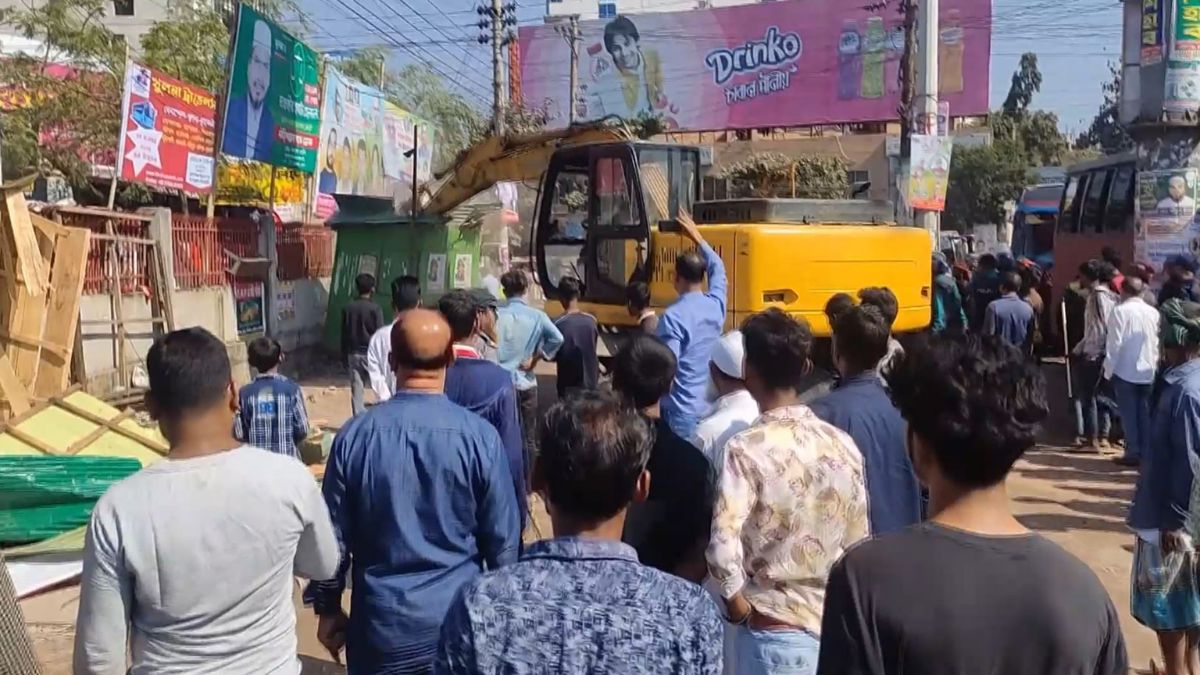 সোনাডাঙ্গা বাইপাস সড়কে উচ্ছেদ অভিযান। ছবি- রূপালী বাংলাদেশ