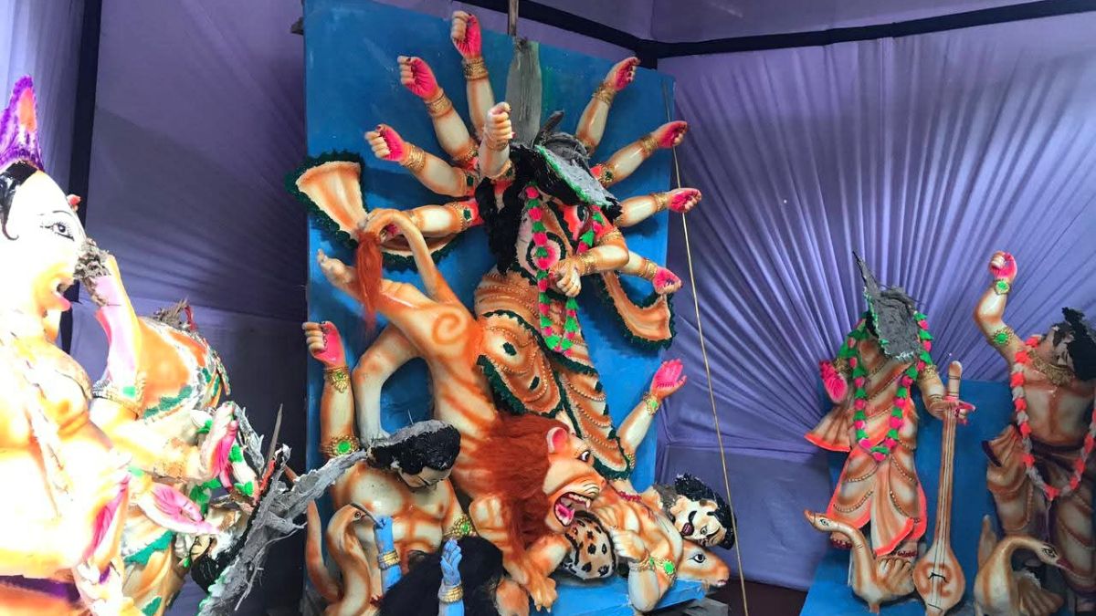 ভাঙচুর করা প্রতিমা। ছবি- রূপালী বাংলাদেশ