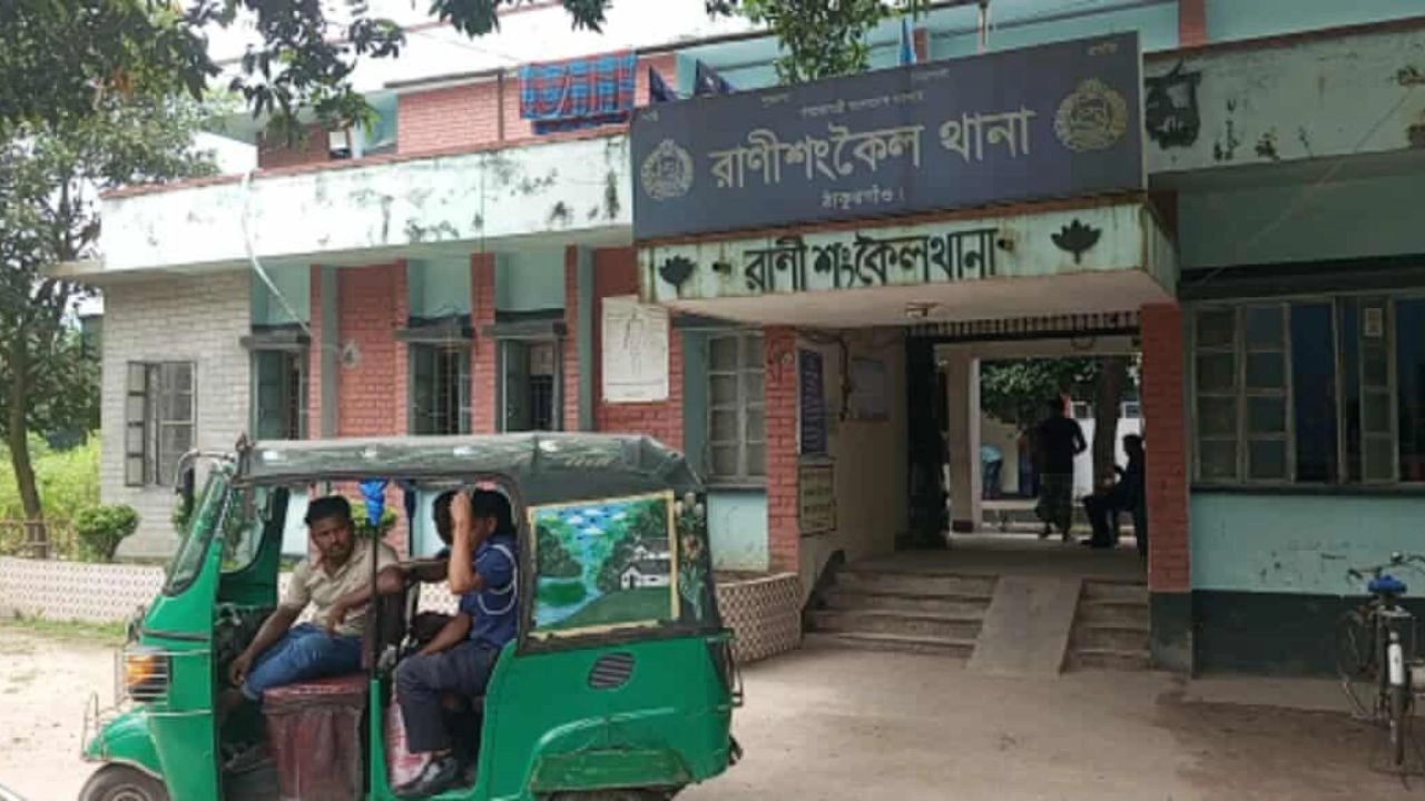 অভিযুক্ত শওকত আলীকে গ্রেপ্তার করে আদালতে পাঠানো হয়। ছবি- রূপালী বাংলাদেশ