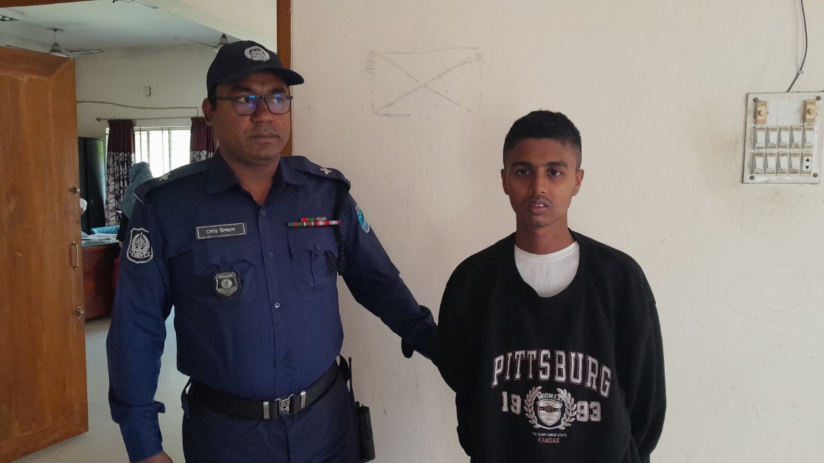 অভিযুক্ত সুজন বেপারীকে গ্রেপ্তার করেছে পুলিশ। ছবি- রূপালী বাংলাদেশ