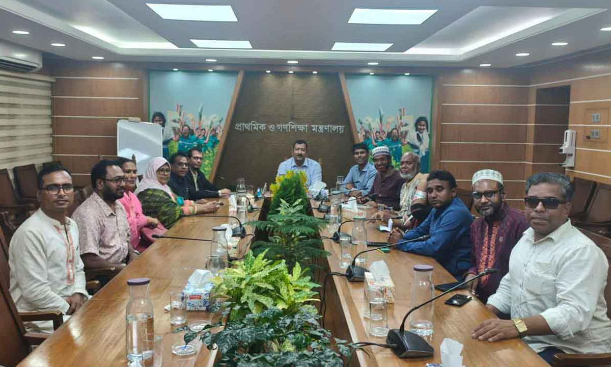 সচিবালয়ে বৈঠকে প্রাথমিক সহকারী শিক্ষক ঐক্য পরিষদ। ছবি- সংগৃহীত