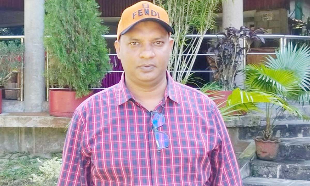 নেসকো কর্মকর্তা সিরাজুল ইসলাম। ছবি- রূপালী বাংলাদেশ
