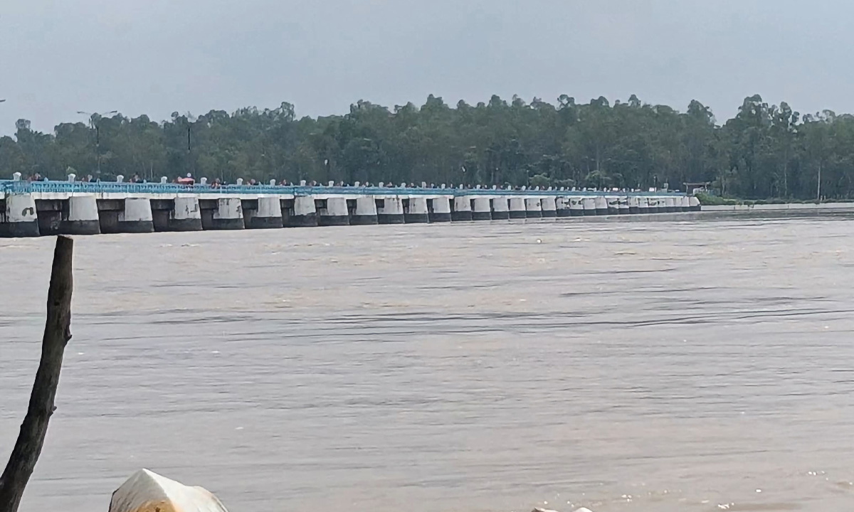 বিপৎসীমার ওপরে তিস্তার পানি