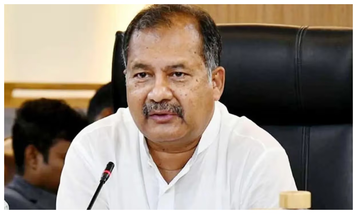 তথ্য ও সম্প্রচার মন্ত্রী জহির উদ্দিন স্বপন। ছবি : সংগৃহীত