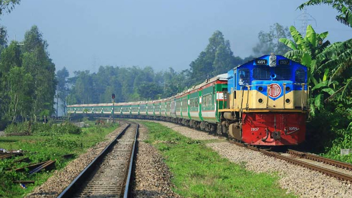 ট্রেন চলাচল স্বাভাবিক ।   ছবি- সংগৃহীত