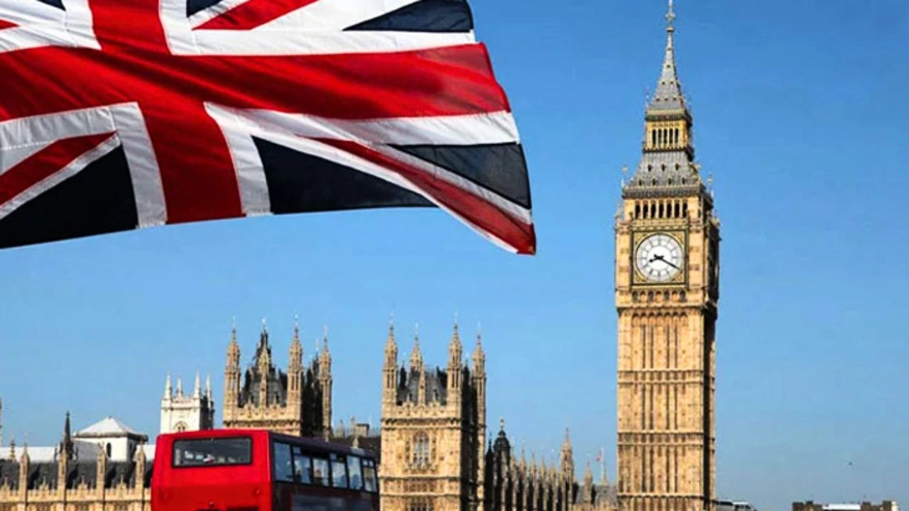 বাংলাদেশ ‘উচ্চ ঝুঁকির’ তালিকায়, যুক্তরাজ্যের ৯ বিশ্ববিদ্যালয়ের ভর্তিতে নিষেধাজ্ঞা