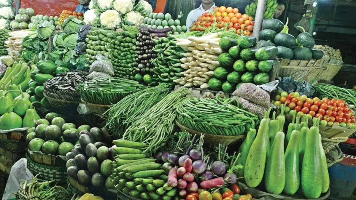 বাজারে আগাম শীতের সবজি। ছবি- সংগৃহীত