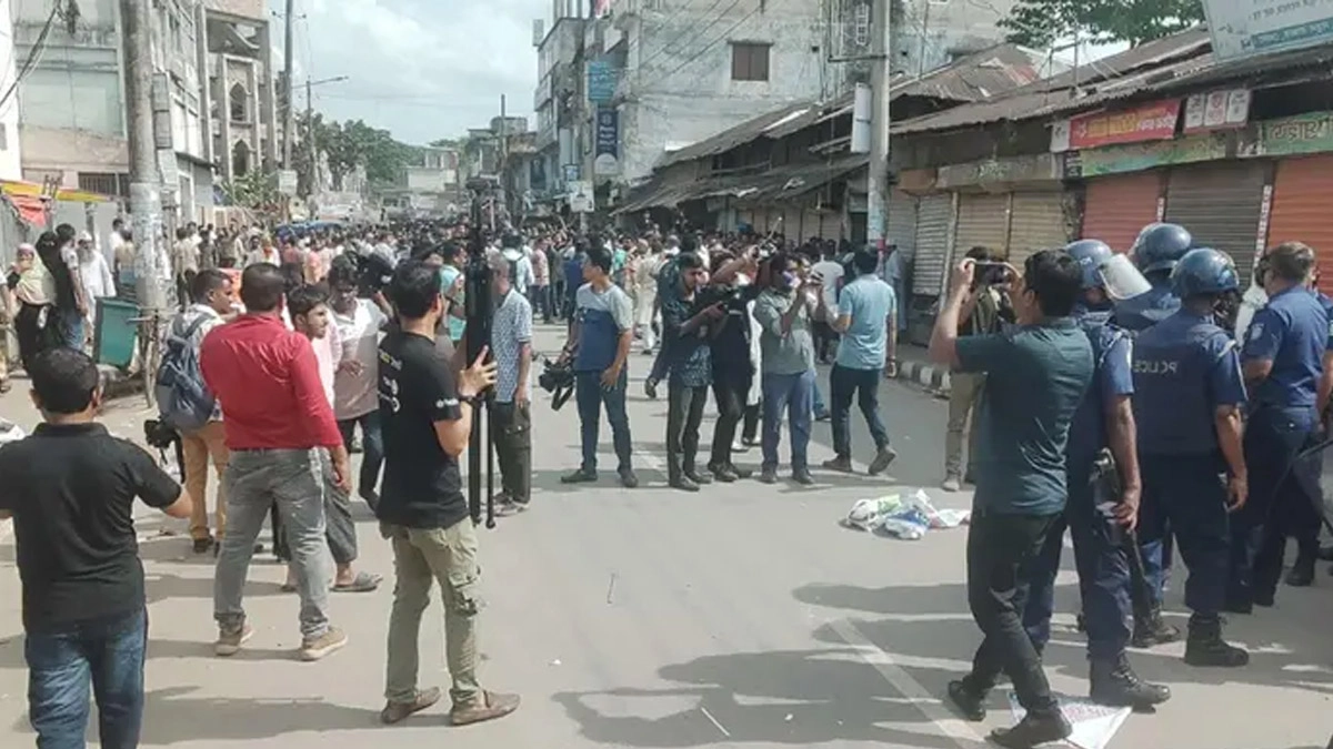 ভোলায় বিএনপি-বিজেপি সংঘর্ষ।   ছবি- সংগৃহীত