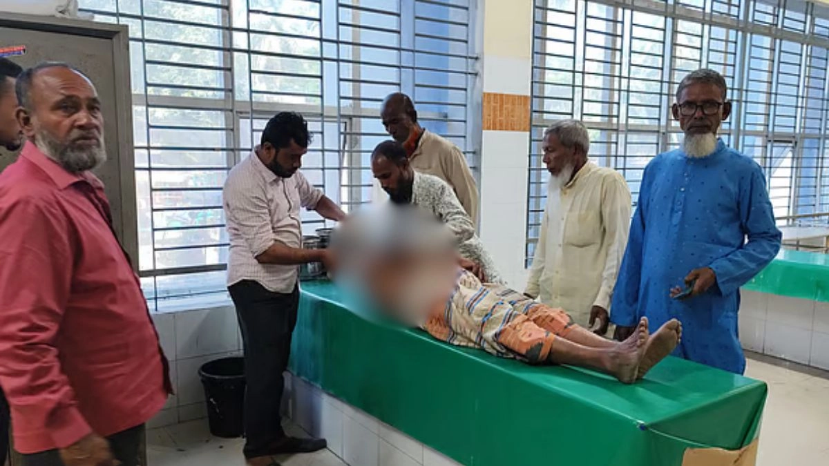 আহতদের ভোলা ২৫০ শয্যা জেনারেল হাসপাতালে চিকিৎসা দেওয়া হচ্ছে। ছবি- সংগৃহীত