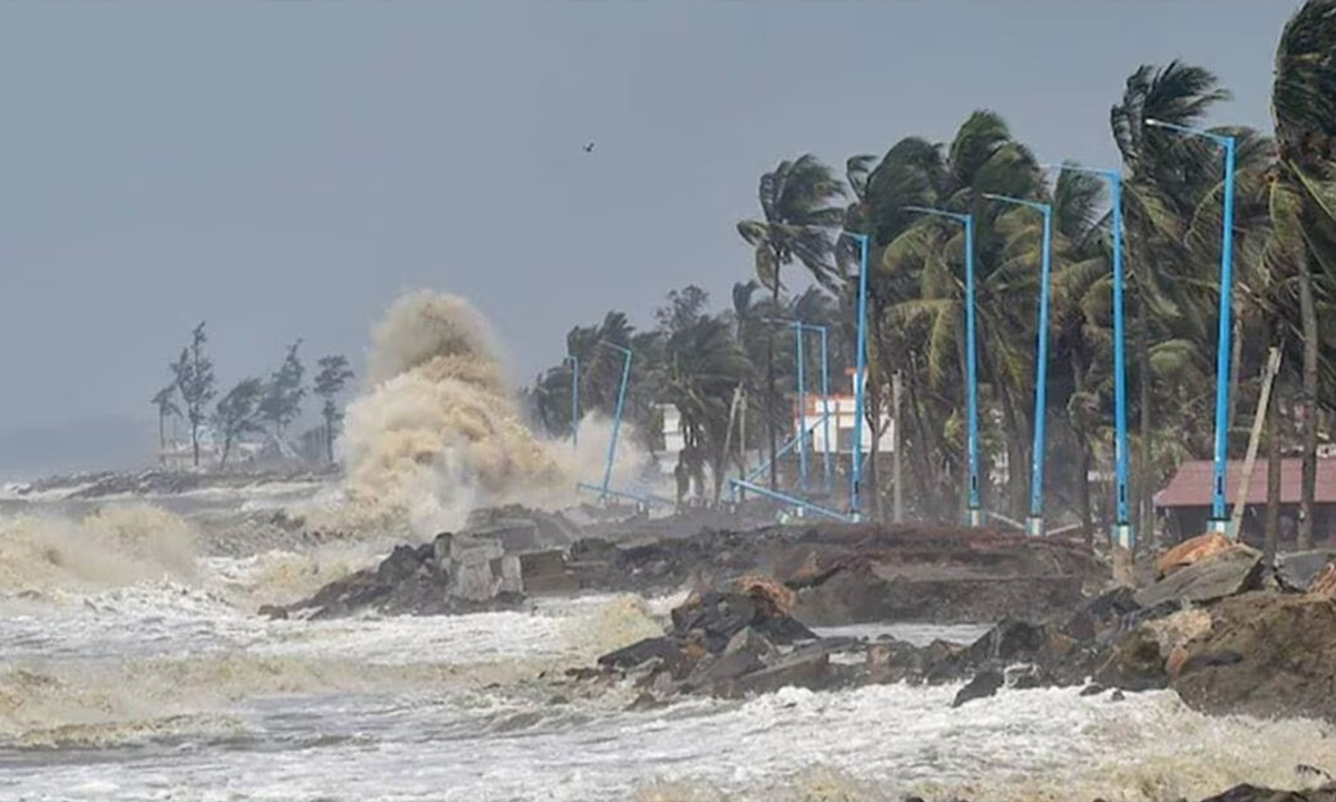 সাগরে লঘুচাপ। ছবি : সংগৃহীত