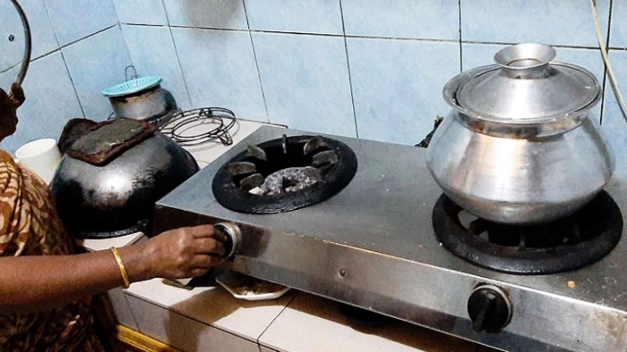 ঢাকায় তীব্র গ্যাস সংকট