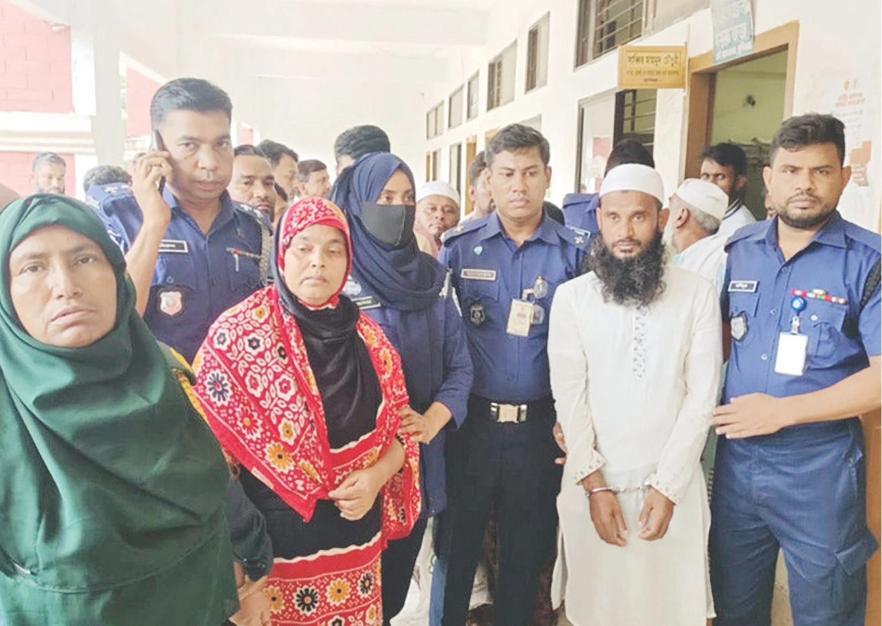 শিশু সায়মন হত্যা মামলা - চাচি শেফালির যাবজ্জীবন, প্রেমিক বিল্লালের মৃত্যুদন্ড