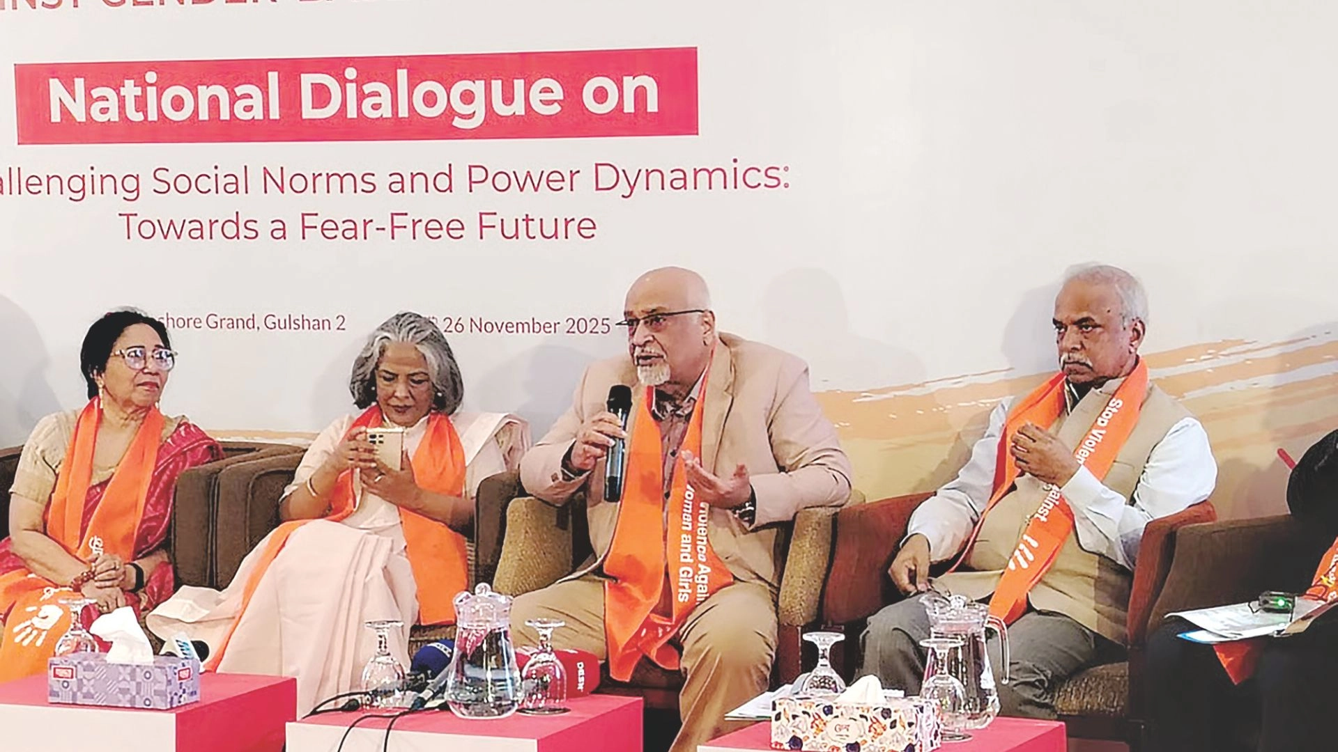 নারীরা চলাফেরা-আচরণে অকল্পনীয়  বাধার সম্মুখীন হচ্ছেন